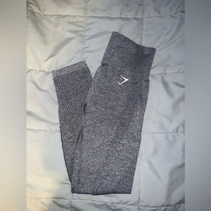 Gym shark leggings